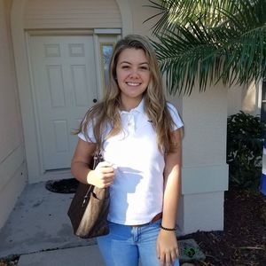 Meet your Posher, Danielle